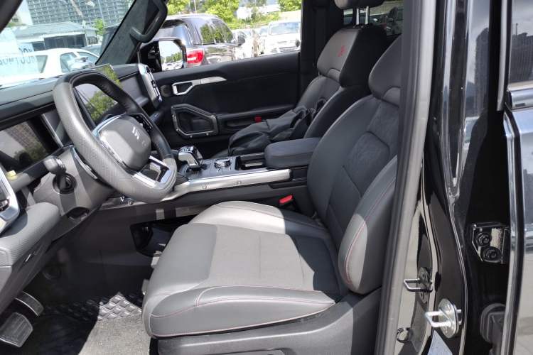 Used JETOUR Traveler 2023 2.0T All-Wheel Drive Conquer PRO Left Front Seat