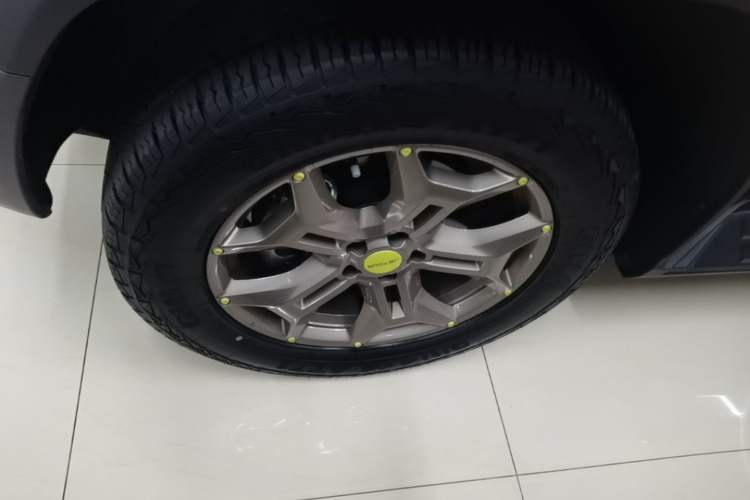 Used JETOUR Traveler 2023 2.0T All-Wheel Drive Conquer PRO Left Front Wheel Hub