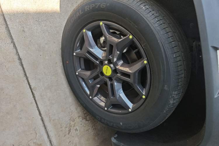 Used JETOUR Traveler 2023 2.0T All-Wheel-Drive CrossPRO Left Front Wheel Hub