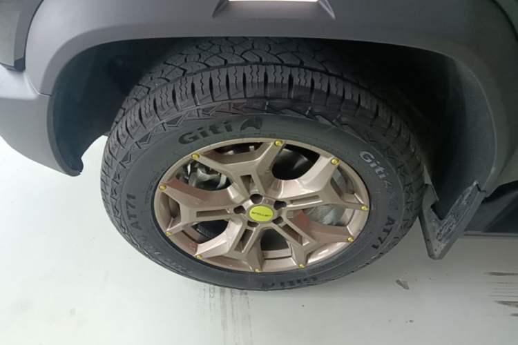 Used JETOUR Traveler 2023 2.0T Four-Wheel Drive Conqueror Left Front Wheel Hub