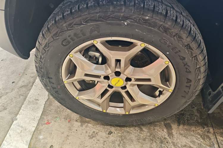 Used JETOUR Traveler 2023 2.0T Four-Wheel Drive Conqueror Left Front Wheel Hub