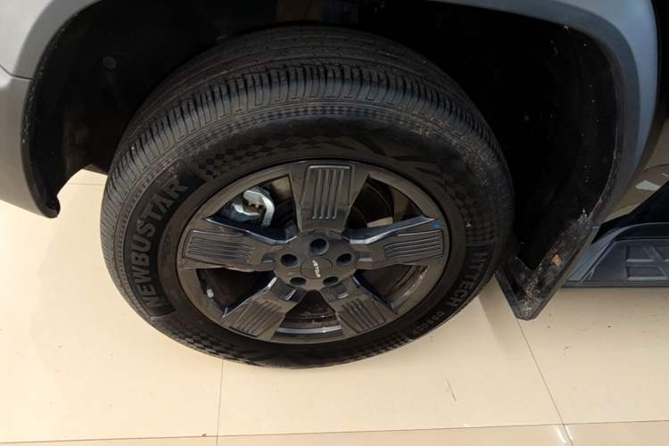 Used JETOUR Traveler 2023 1.5T Two-Wheel Drive Discovery PRO Left Front Wheel Hub