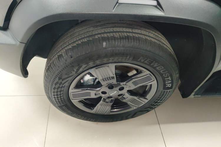 Used JETOUR Traveler 2023 1.5T Two-Wheel Drive Discovery PRO Left Front Wheel Hub