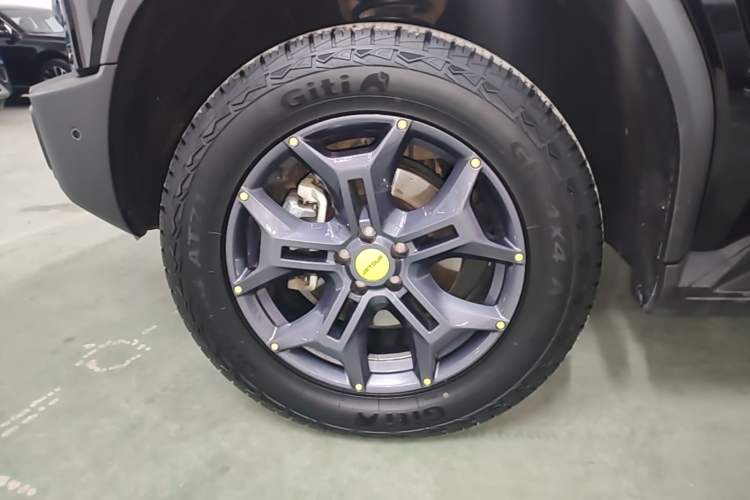 Used JETOUR Traveler 2023 2.0T All-Wheel Drive CrossPRO+ Left Front Wheel Hub