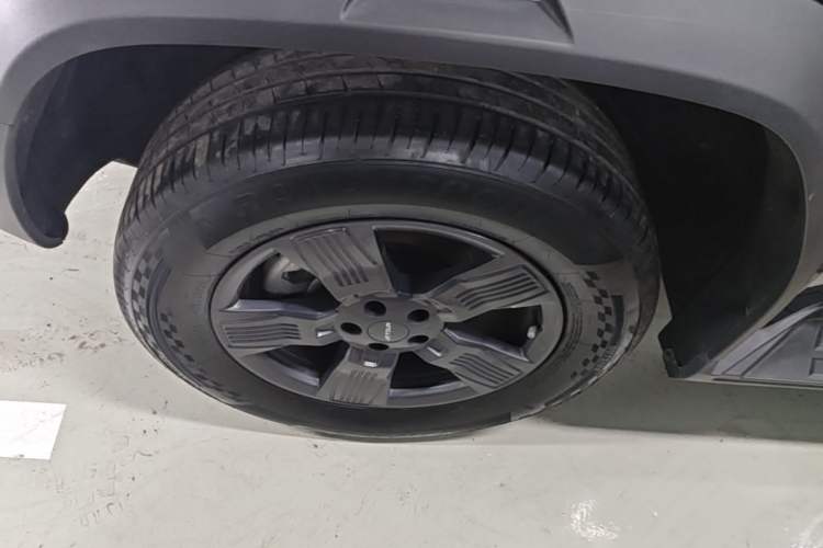 Used JETOUR Traveler 2023 1.5T Two-Wheel Drive Discovery PRO Left Front Wheel Hub