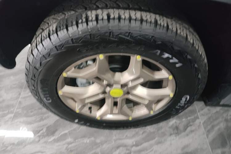 Used JETOUR Traveler 2023 2.0T Four-Wheel Drive Conqueror Left Front Wheel Hub