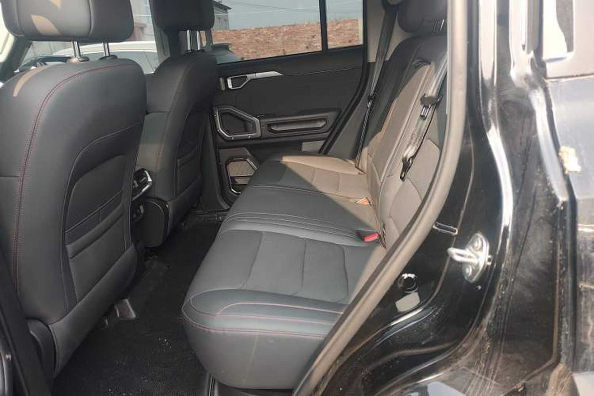 Used JETOUR Traveler 2023 1.5T Two-Wheel Drive Discovery PRO Left Rear Seat