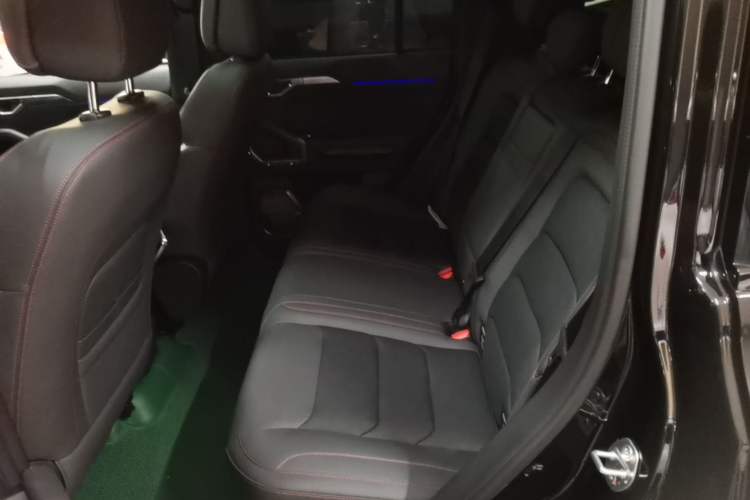 Used JETOUR Traveler 2023 2.0T All-Wheel Drive Conquer PRO Left Rear Seat