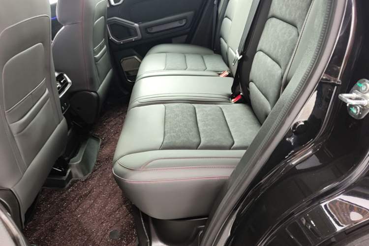 Used JETOUR Traveler 2023 2.0T All-Wheel-Drive CrossPRO Left Rear Seat