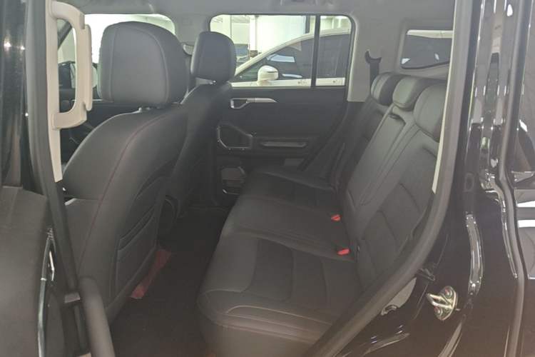 Used JETOUR Traveler 2023 1.5T Two-Wheel Drive Discovery PRO Left Rear Seat