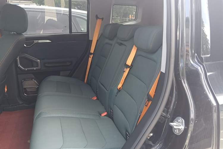Used JETOUR Traveler 2023 2.0T All-Wheel-Drive CrossPRO Left Rear Seat