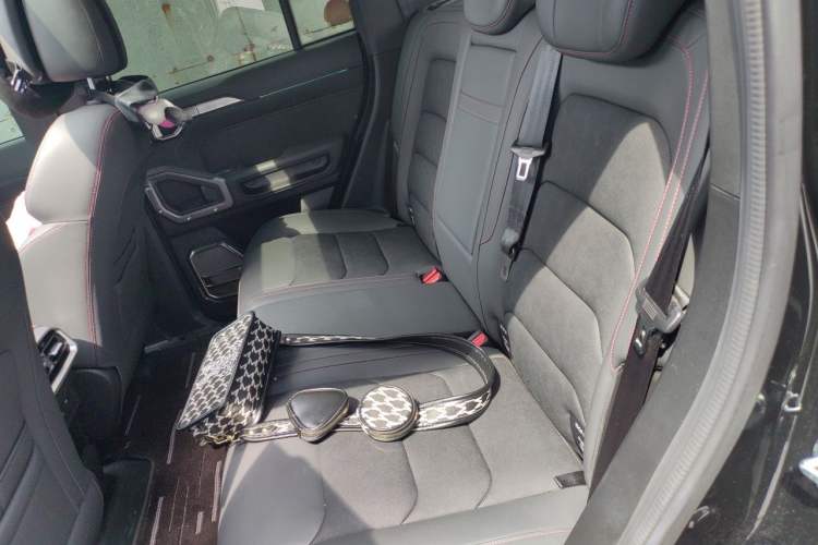 Used JETOUR Traveler 2023 2.0T All-Wheel Drive CrossPRO+ Left Rear Seat