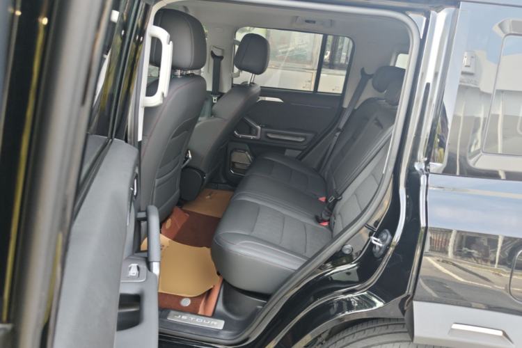 Used JETOUR Traveler 2023 2.0T All-Wheel-Drive CrossPRO Left Rear Seat