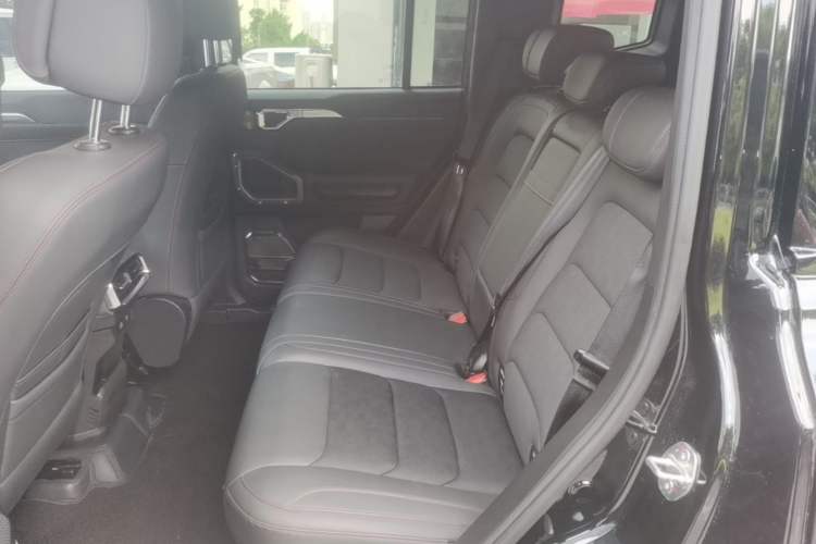 Used JETOUR Traveler 2023 2.0T All-Wheel Drive Conquer PRO Left Rear Seat