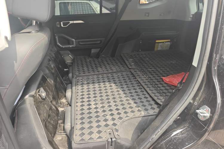 Used JETOUR Traveler 2023 2.0T Four-Wheel Drive Conqueror Left Rear Seat
