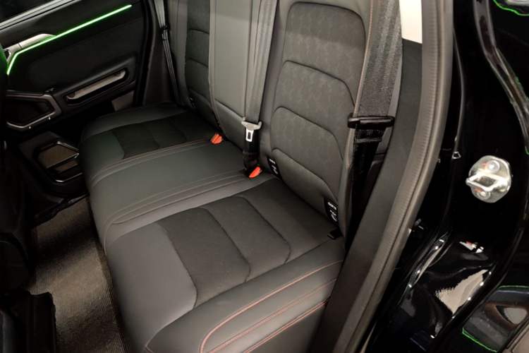 Used JETOUR Traveler 2023 1.5T Two-Wheel Drive Discovery PRO Left Rear Seat