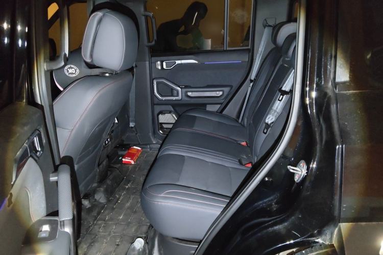 Used JETOUR Traveler 2023 2.0T All-Wheel Drive Conquer PRO Left Rear Seat