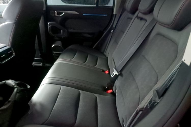 Used JETOUR Traveler 2023 2.0T All-Wheel-Drive CrossPRO Left Rear Seat