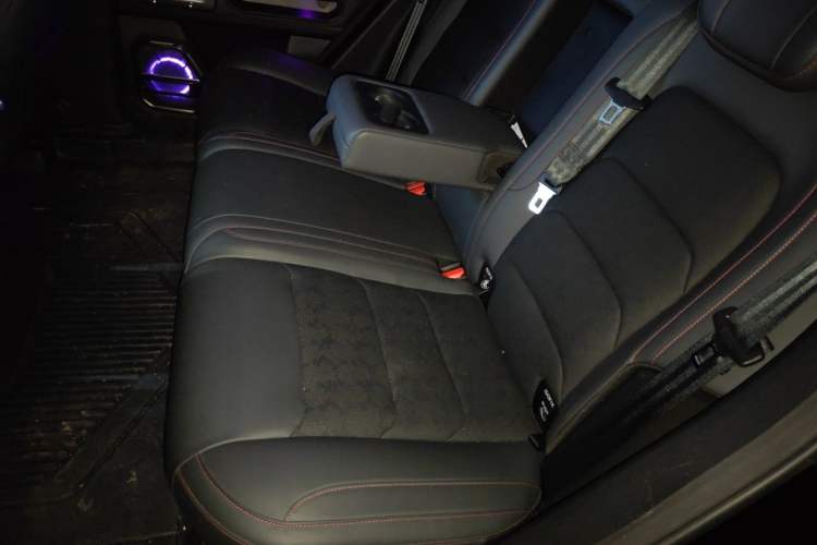Used JETOUR Traveler 2023 1.5T Two-Wheel Drive Discovery PRO Left Rear Seat