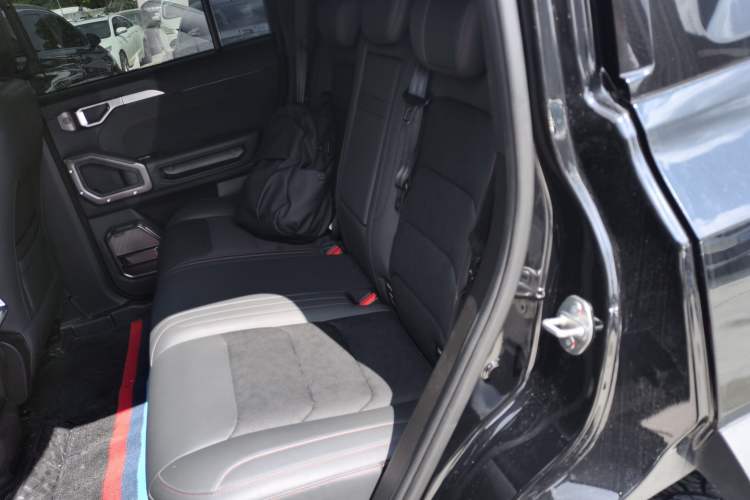 Used JETOUR Traveler 2023 2.0T All-Wheel Drive Conquer PRO Left Rear Seat
