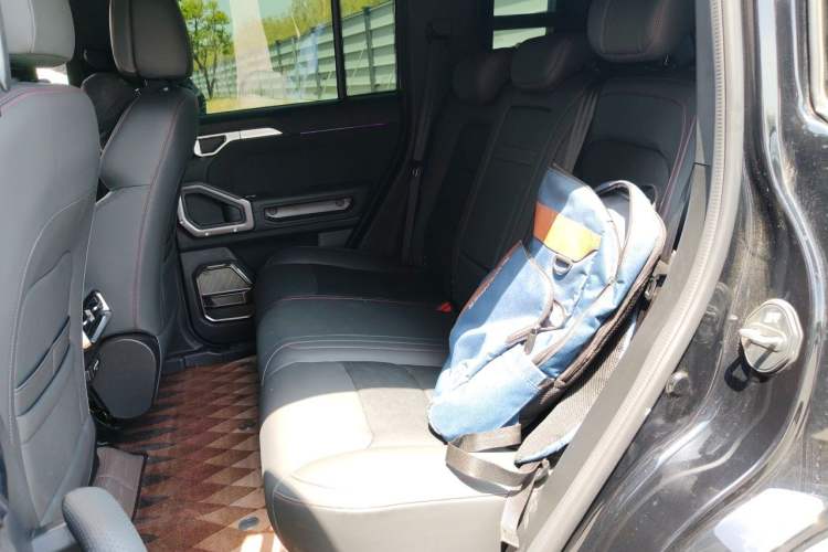 Used JETOUR Traveler 2023 2.0T All-Wheel Drive Conquer PRO Left Rear Seat