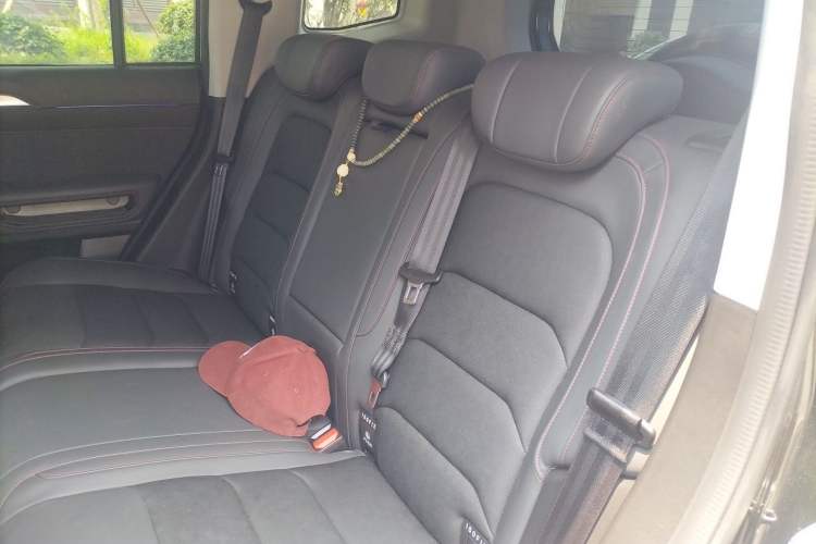 Used JETOUR Traveler 2023 2.0T All-Wheel-Drive CrossPRO Left Rear Seat