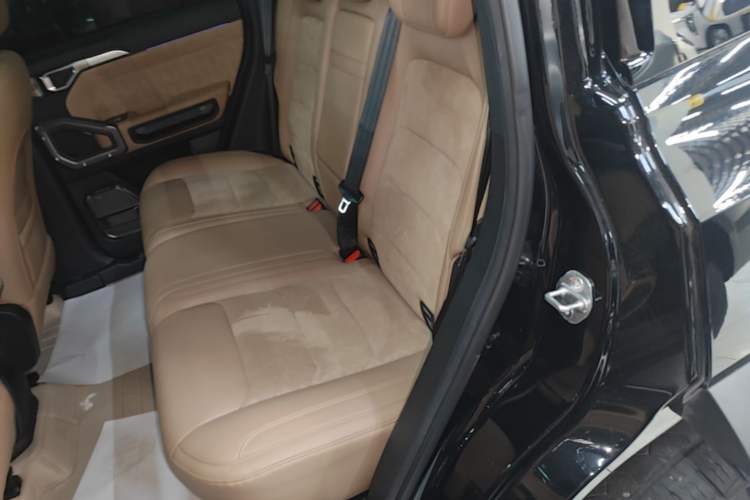 Used JETOUR Traveler 2023 2.0T All-Wheel Drive Conquer PRO Left Rear Seat