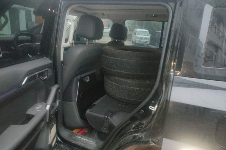 Used JETOUR Traveler 2023 2.0T Four-Wheel Drive Conqueror Left Rear Seat