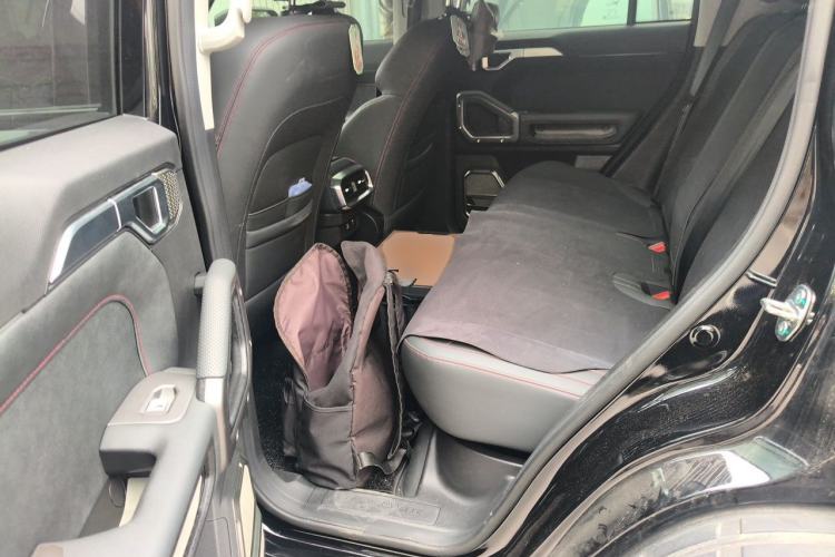 Used JETOUR Traveler 2023 1.5T Two-Wheel Drive Discovery PRO Left Rear Seat