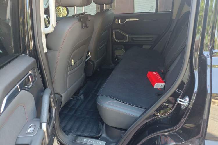 Used JETOUR Traveler 2023 2.0T Four-Wheel Drive Conqueror Left Rear Seat