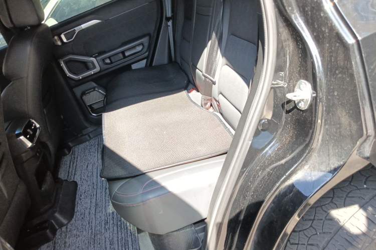 Used JETOUR Traveler 2023 2.0T All-Wheel Drive Conquer PRO Left Rear Seat
