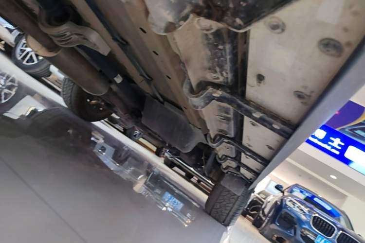 Used JETOUR Traveler 2023 2.0T Four-Wheel Drive Conqueror Left Side Sill