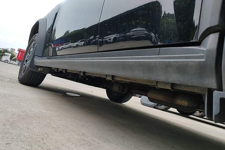 Used JETOUR Traveler 2023 1.5T Two-Wheel Drive Discovery PRO Left Side Sill
