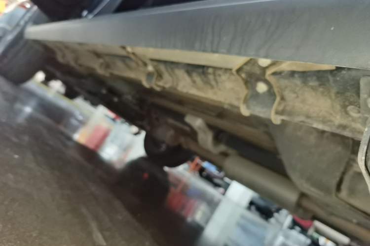 Used JETOUR Traveler 2023 2.0T All-Wheel-Drive CrossPRO Left Side Sill