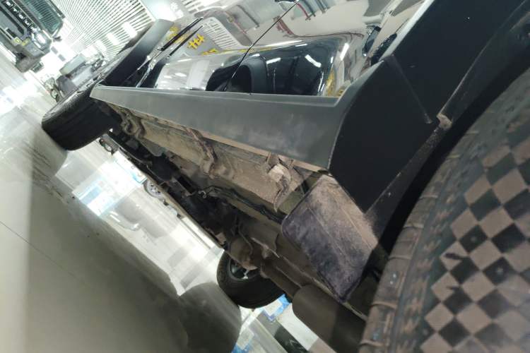 Used JETOUR Traveler 2023 1.5T Two-Wheel Drive Discovery PRO Left Side Sill