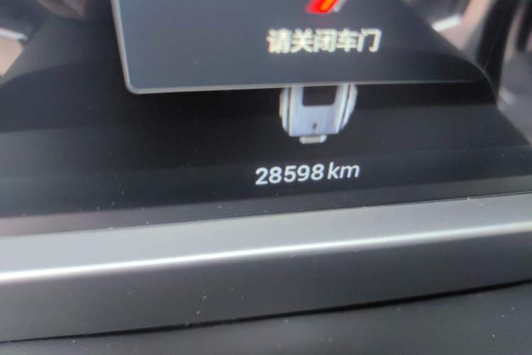 Used JETOUR Traveler 2023 2.0T Four-Wheel Drive Conqueror Odometer Close Up
