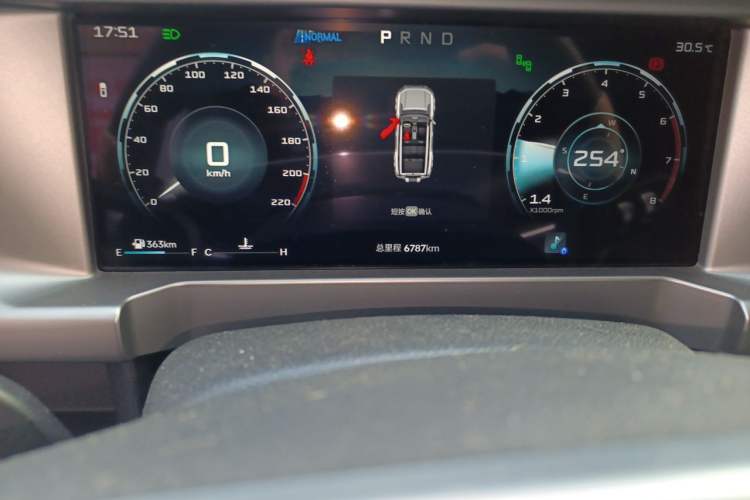 Used JETOUR Traveler 2023 1.5T Two-Wheel Drive Discovery PRO Odometer Close Up