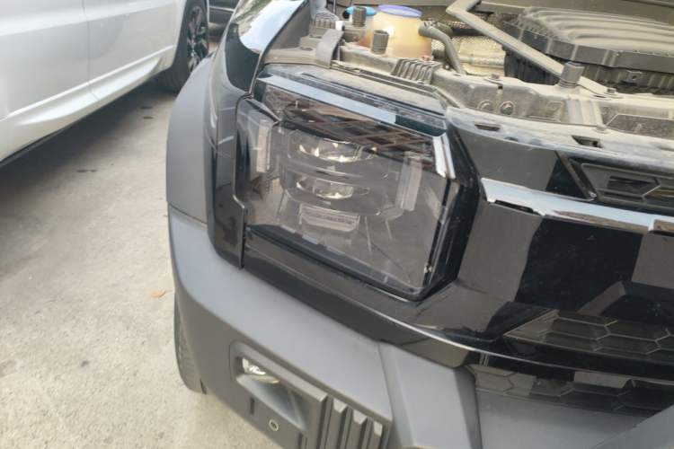 Used JETOUR Traveler 2023 2.0T All-Wheel Drive Conquer PRO Right Front Headlight