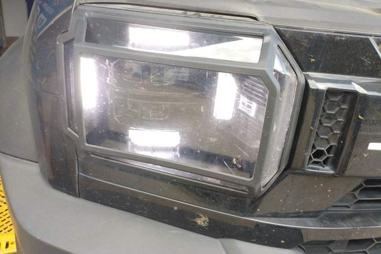 Used JETOUR Traveler 2023 2.0T Four-Wheel Drive Conqueror Right Front Headlight