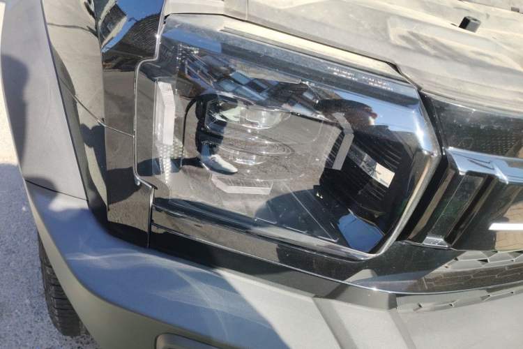 Used JETOUR Traveler 2023 2.0T Four-Wheel Drive Conqueror Right Front Headlight