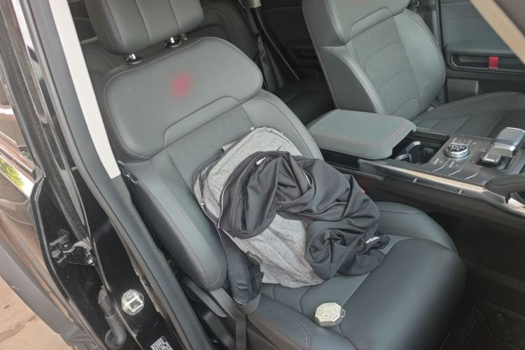 Used JETOUR Traveler 2023 2.0T All-Wheel-Drive CrossPRO Right Front Seat