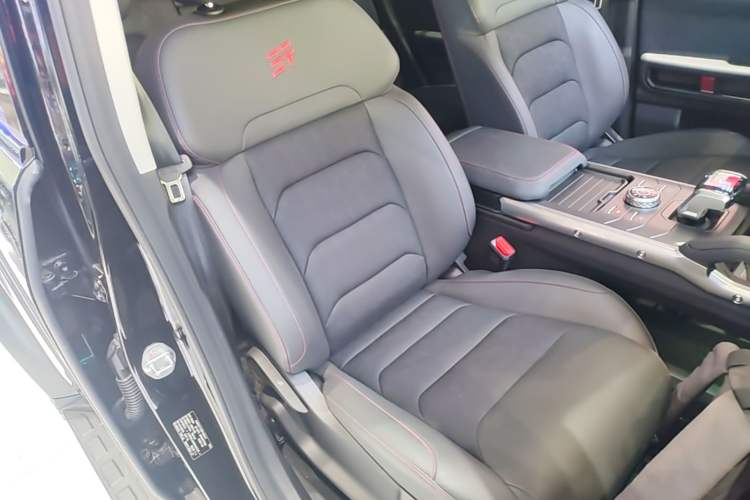 Used JETOUR Traveler 2023 2.0T Four-Wheel Drive Conqueror Right Front Seat