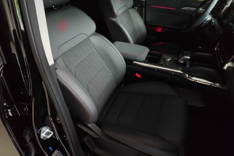 Used JETOUR Traveler 2023 2.0T All-Wheel-Drive CrossPRO Right Front Seat