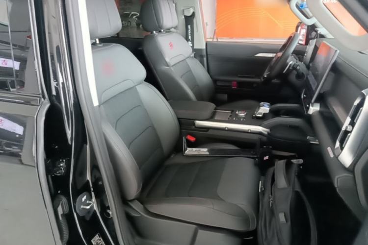 Used JETOUR Traveler 2023 2.0T Four-Wheel Drive Conqueror Right Front Seat