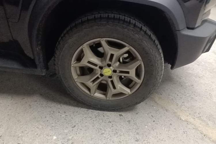 Used JETOUR Traveler 2023 2.0T Four-Wheel Drive Conqueror Right Front Wheel Hub