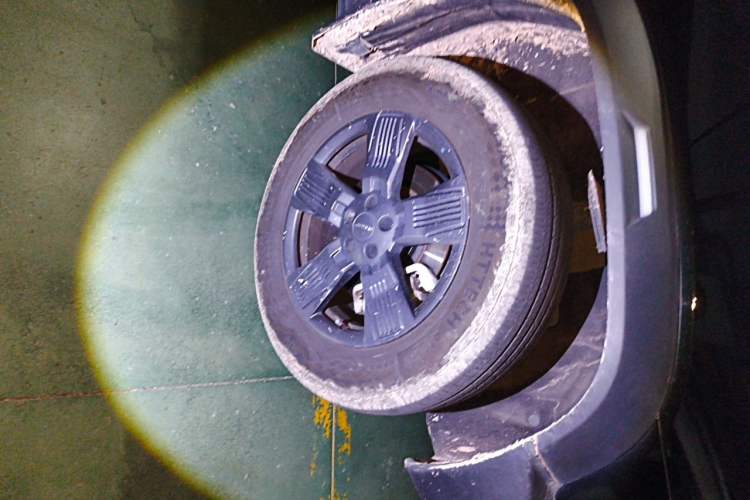 Used JETOUR Traveler 2023 1.5T Two-Wheel Drive Discovery PRO Right Front Wheel Hub