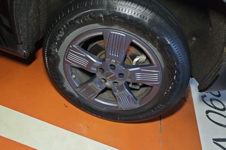 Used JETOUR Traveler 2023 1.5T Two-Wheel Drive Discovery PRO Right Front Wheel Hub
