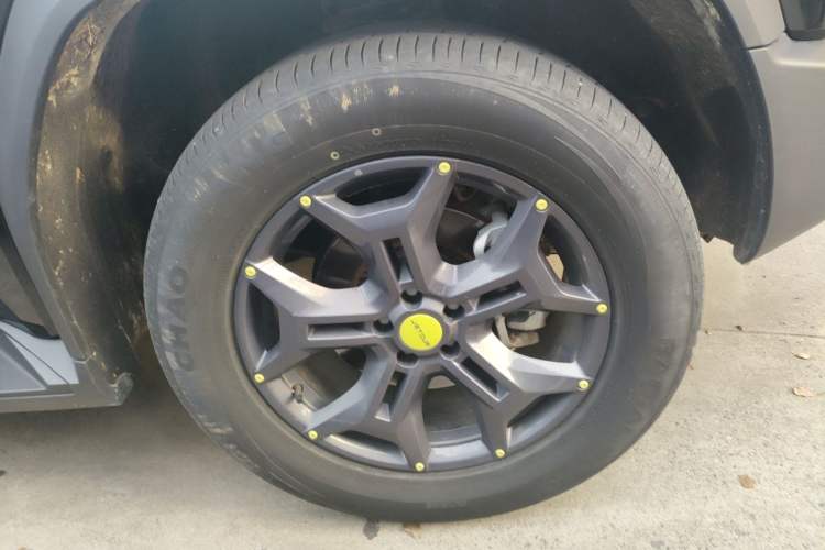 Used JETOUR Traveler 2023 2.0T All-Wheel Drive Conquer PRO Right Front Wheel Hub