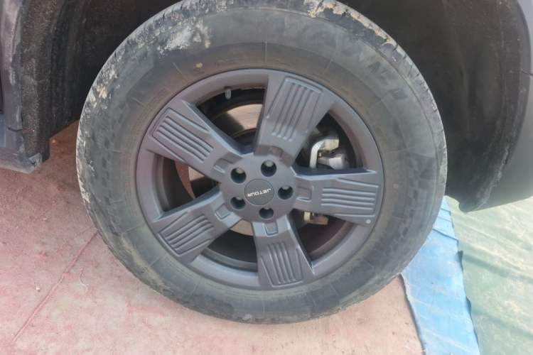 Used JETOUR Traveler 2023 1.5T Two-Wheel Drive Discovery PRO Right Front Wheel Hub