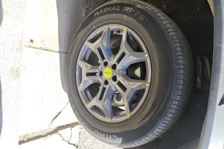 Used JETOUR Traveler 2023 2.0T All-Wheel-Drive CrossPRO Right Front Wheel Hub